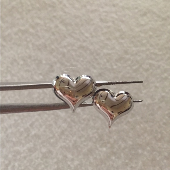 Sterling Silver Heart Earrings Pierced Brand New - Picture 2 of 7